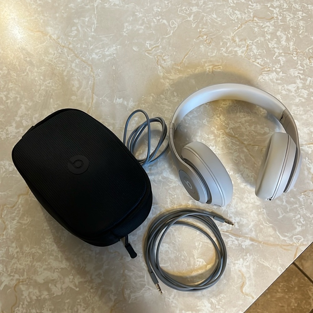 Beats Studio Pro